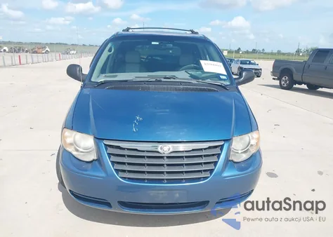 2005 Chrysler Town & Country Touring из США, поврежденный, VIN 2C4GP54L25R286913